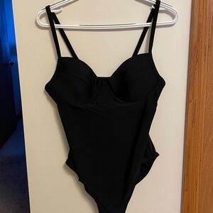 NWOT Newport News Black Ladies Swimsuit Size 12